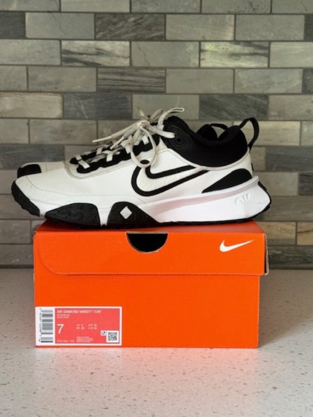 Nike Air Diamond Varsity Turf Men’s Baseball Shoes - Size 7